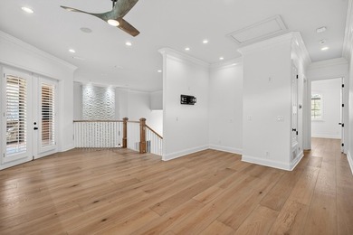 Luxury 4BR/4BA golf course home with lake views in the gated - photo 57