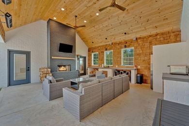 Stunning 2023 Four-Bedroom Property with Exceptional Amenities - photo 60