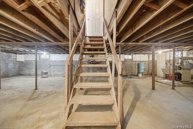 458 N Magee Street welcomes you to a 6br/,2bth DUPLEX, 2 updated - photo 10