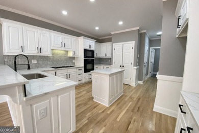 Gracefully positioned within the prestigious Providence Club in - photo 20