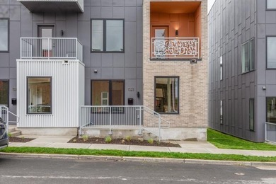 (private lake, pond, creek) Home For Sale in Kansas City Missouri