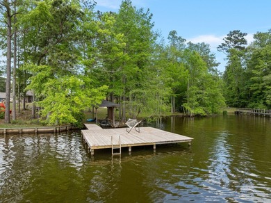 WATERFRONT + WORKSHOP + NEW PIER... This move-in ready 3BR/2BA - photo 5