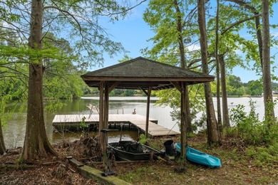 WATERFRONT + WORKSHOP + NEW PIER... This move-in ready 3BR/2BA - photo 7