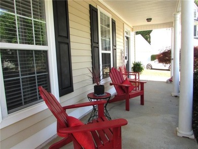 Charming Cottage Style 3 bedroom 2 1/2 Bath home with a detached - photo 3