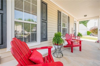 Charming Cottage Style 3 bedroom 2 1/2 Bath home with a detached - photo 5