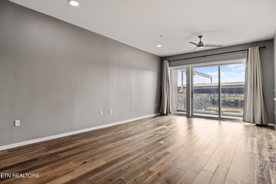 Live in the heart of downtown Knoxville at Regas Square! This - photo 10