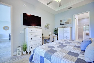 Welcome to effortless luxury living! This beautifully furnished - photo 17