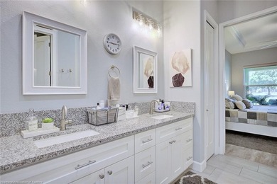 Welcome to effortless luxury living! This beautifully furnished - photo 19