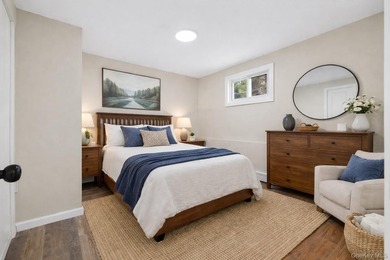 Beautifully renovated 4-bedroom Hi-Ranch offering exceptional - photo 20