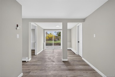Beautifully renovated 4-bedroom Hi-Ranch offering exceptional - photo 21