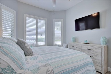 Welcome to effortless luxury living! This beautifully furnished - photo 22