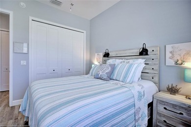 Welcome to effortless luxury living! This beautifully furnished - photo 23