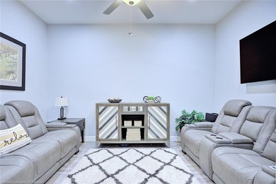 Welcome to effortless luxury living! This beautifully furnished - photo 25