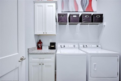 Welcome to effortless luxury living! This beautifully furnished - photo 27