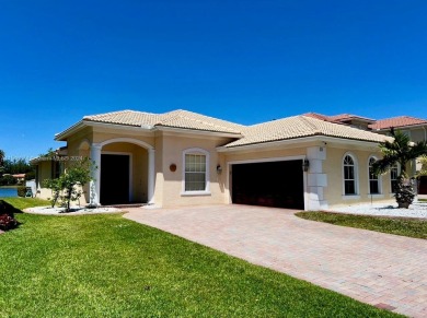 (private lake, pond, creek) Home Sale Pending in Royal Palm Beach Florida