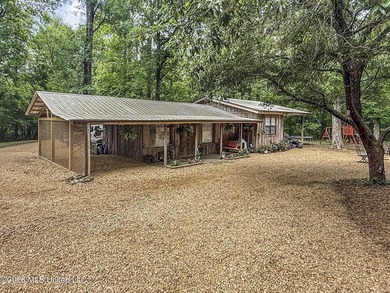 Discover your own private retreat on 23 breathtaking wooded - photo 1