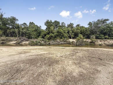 Discover your own private retreat on 23 breathtaking wooded - photo 3
