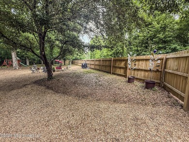Discover your own private retreat on 23 breathtaking wooded - photo 7
