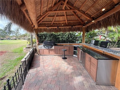 Enjoy sweeping panoramic views from this exceptional 3,031 sq ft - photo 11