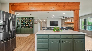 Tucked into one of Mineola's most convenient locations, this - photo 12
