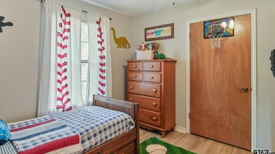 Tucked into one of Mineola's most convenient locations, this - photo 18