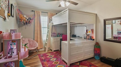Tucked into one of Mineola's most convenient locations, this - photo 21