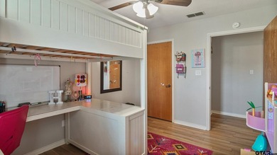 Tucked into one of Mineola's most convenient locations, this - photo 22