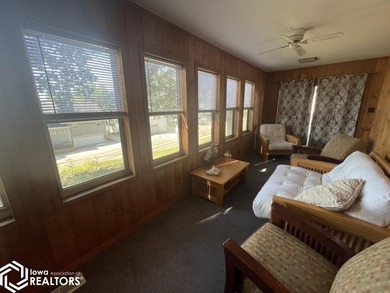 Here's a great opportunity to own this historic home with lots - photo 24