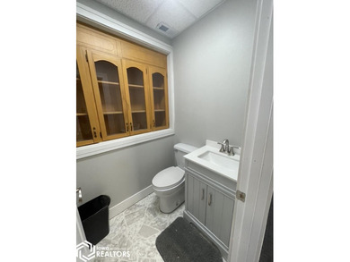 Here's a great opportunity to own this historic home with lots - photo 29