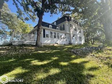 Here's a great opportunity to own this historic home with lots - photo 32
