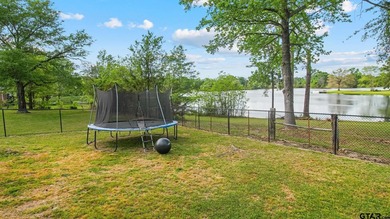 Tucked into one of Mineola's most convenient locations, this - photo 34