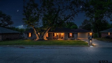 Tucked into one of Mineola's most convenient locations, this - photo 36