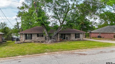 Tucked into one of Mineola's most convenient locations, this - photo 43
