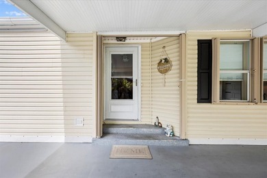 Florida living at its finest in this fully updated Presidents - photo 3