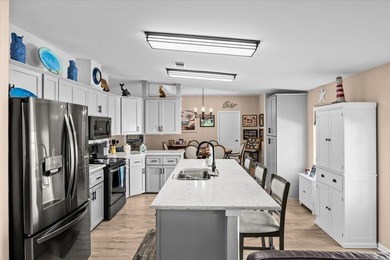 Florida living at its finest in this fully updated Presidents - photo 9