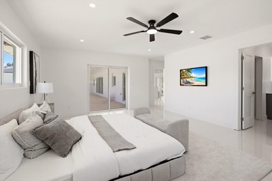 Welcome to this exceptional 4-bedroom, 3.5-bathroom - photo 6