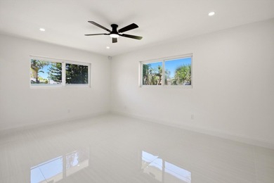Welcome to this exceptional 4-bedroom, 3.5-bathroom - photo 9