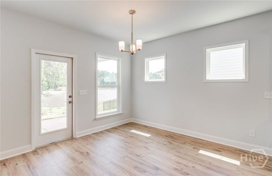 Welcome home to this warm and inviting Continental by Pulte - photo 8