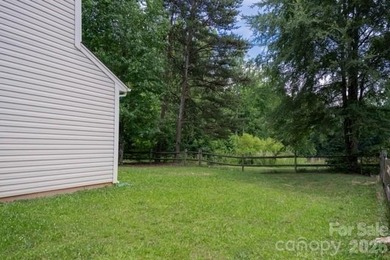 MOTIVATED SELLEERS! Welcome home to this beautifully maintained - photo 14