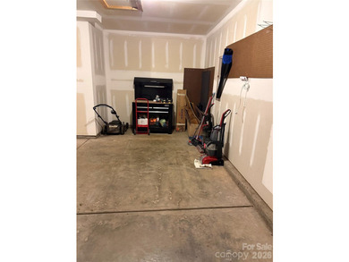 MOTIVATED SELLEERS! Welcome home to this beautifully maintained - photo 19