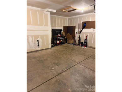 MOTIVATED SELLEERS! Welcome home to this beautifully maintained - photo 20