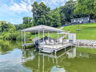 Welcome to lakefront living at its finest! This beautifully - photo 5