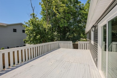 PRICE IMPROVED! Welcome to this exceptional 4-bedroom, 3-bath - photo 46