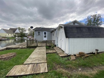 Kuhn Lake Home Sale Pending in Leesburg Indiana