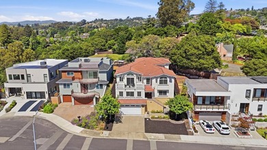 Nestled on a quiet cul-de-sac in the Hayward Hills, this - photo 5