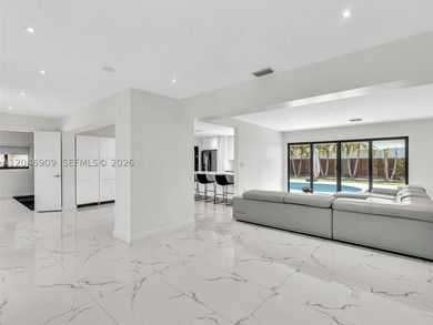 Beautiful, move-in ready home. Fully renovated, 4 bedroom, 2 - photo 8