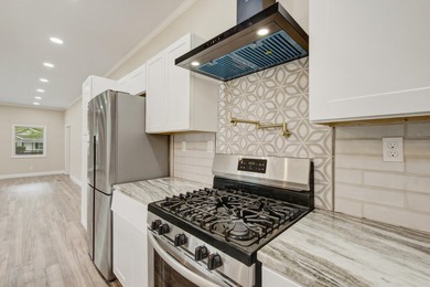 Renovated occupied auction property. This 3b/3ba 1 story home in - photo 14