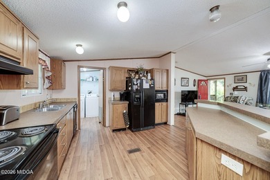 Great wooded lot with private, fenced back yard. Detached garage - photo 16