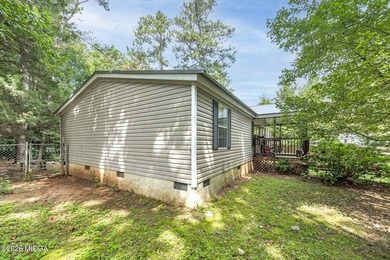 Great wooded lot with private, fenced back yard. Detached garage - photo 30