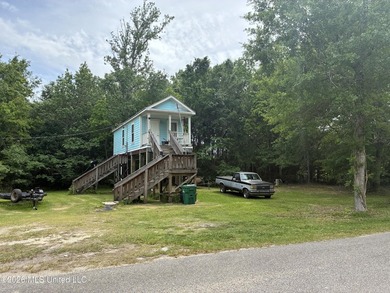 Charming cottage nestled on a spacious half-acre lot in the - photo 5